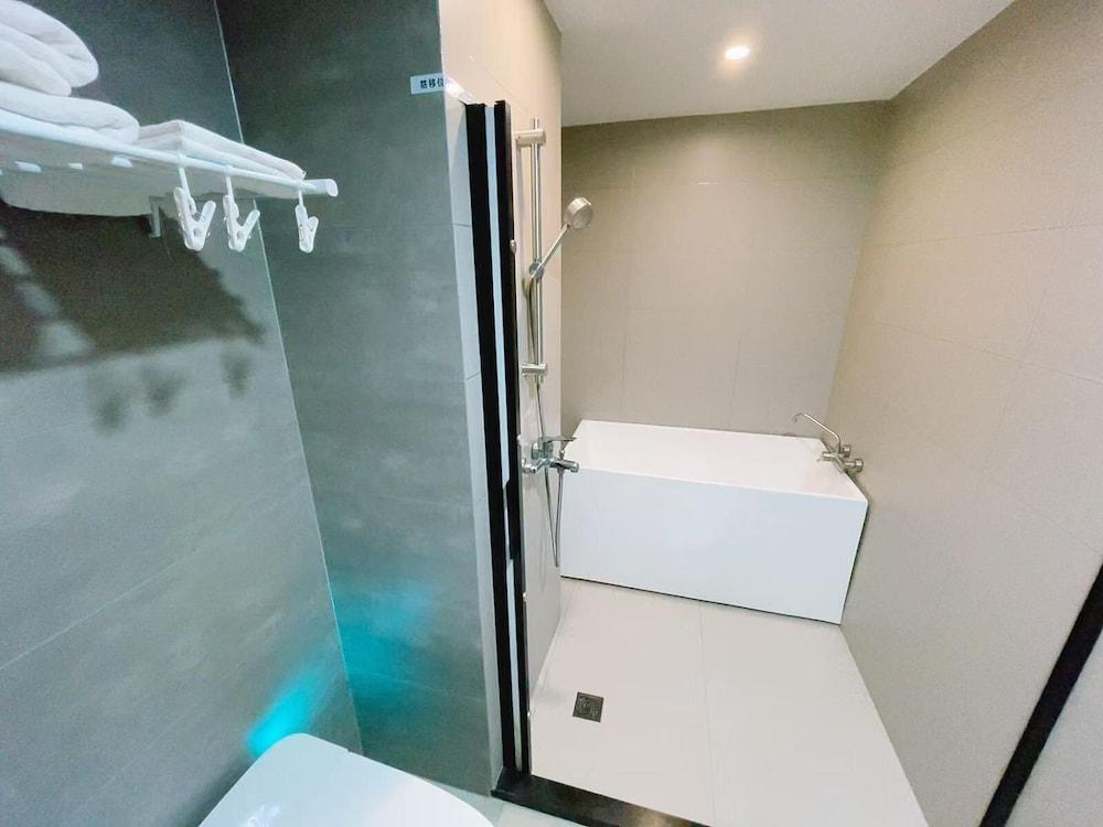 International Service Apartments 21/22