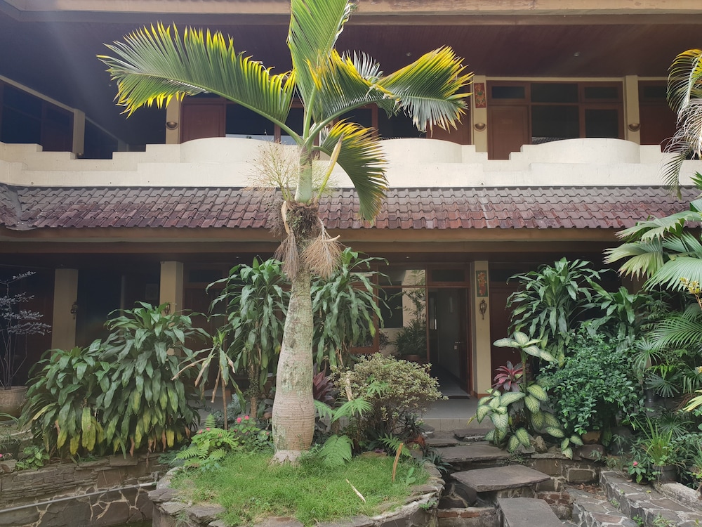 DeQur Hotel Bandung 11/71