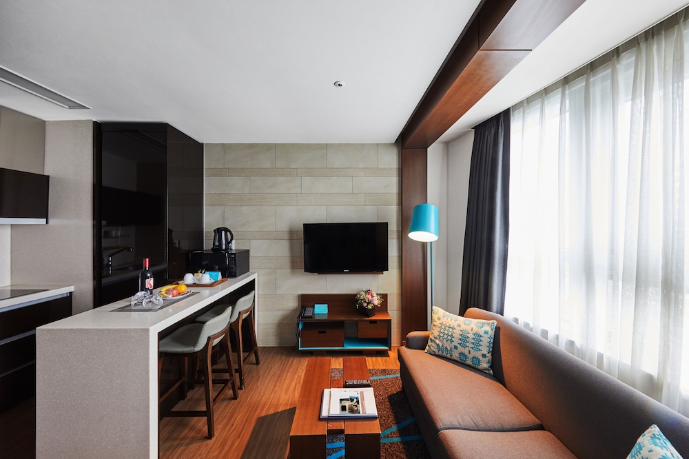 Felix by STX Hotel and Suite 38/46