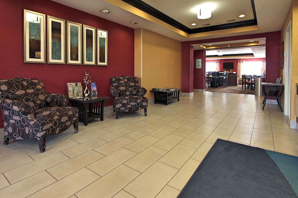 Holiday Inn Express Hotel Suites Defiance 37/52