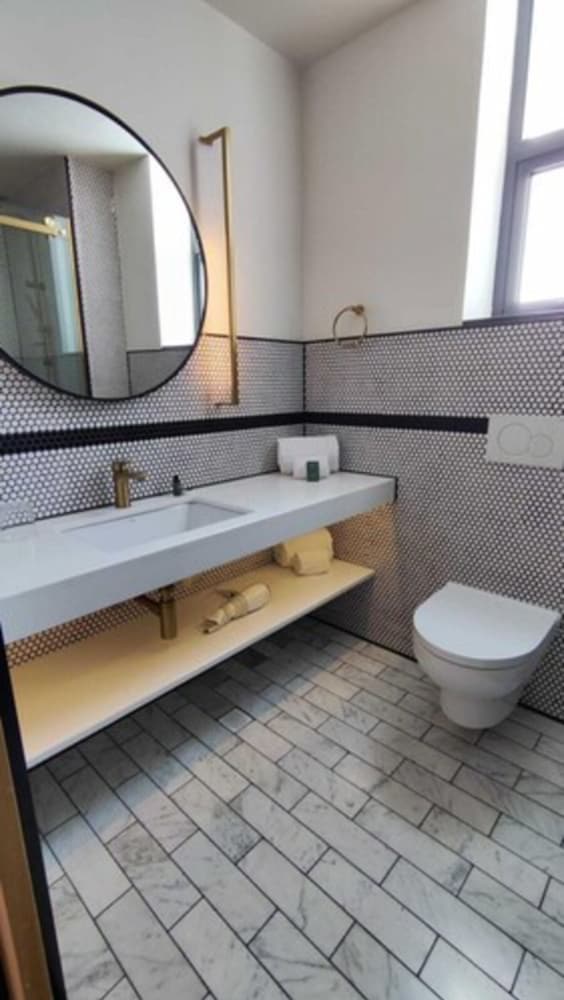 Met Hotel 50/50