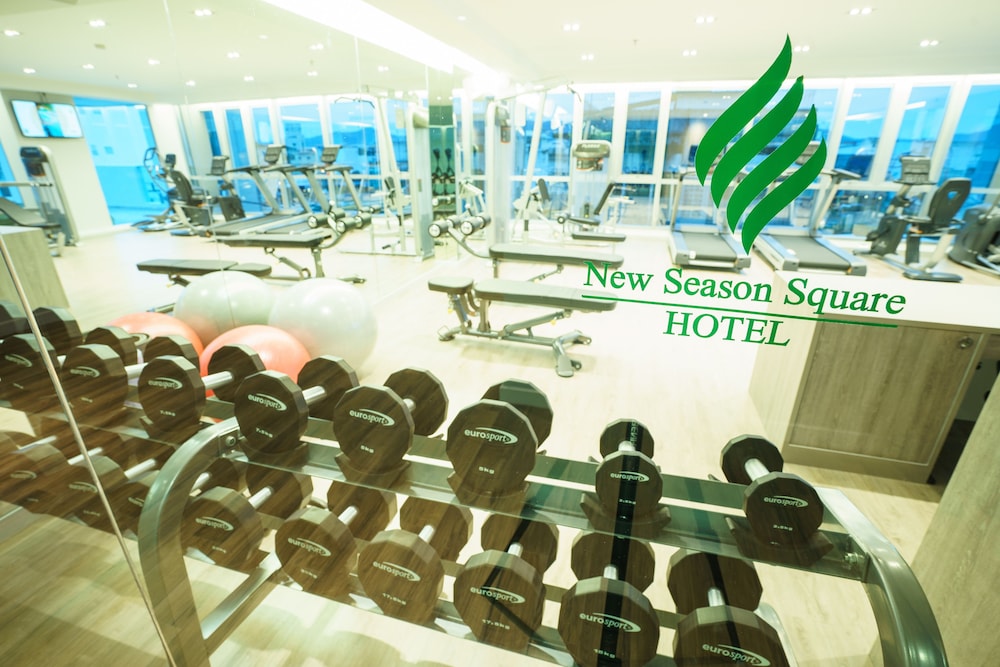 New Season Square Hotel 31/39