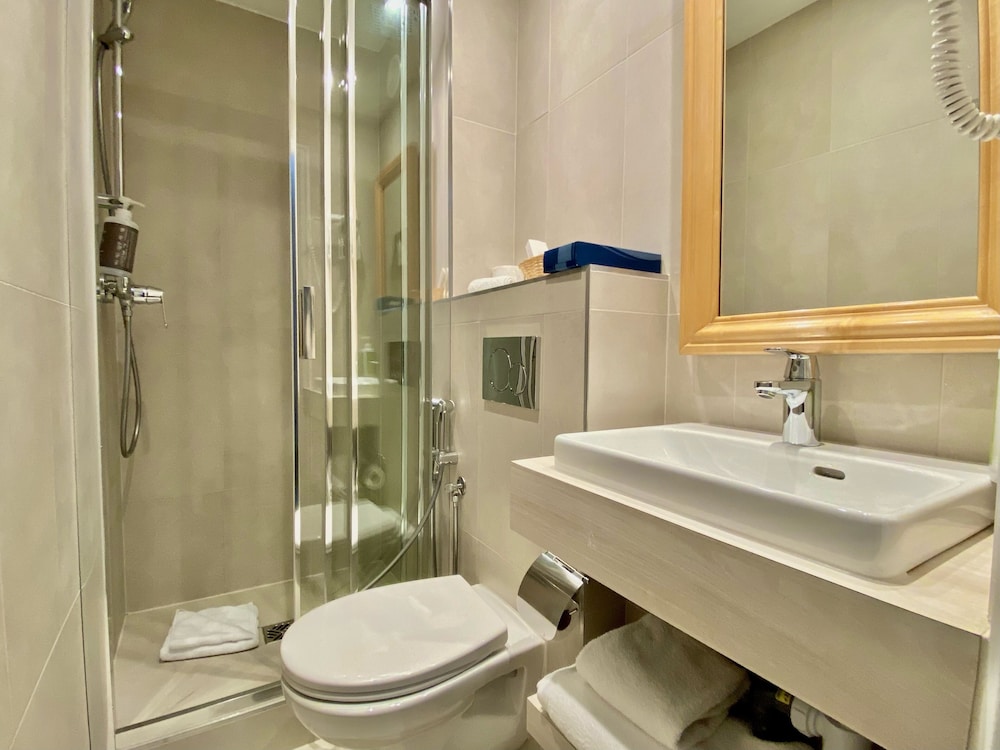 HOTEL CENTRAL SAINT GERMAIN 44/47