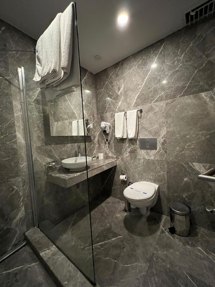 Deluxe, Studio, 1 Single and 2 Queen Beds، Grand Star Hotel Bosphorus 4/6