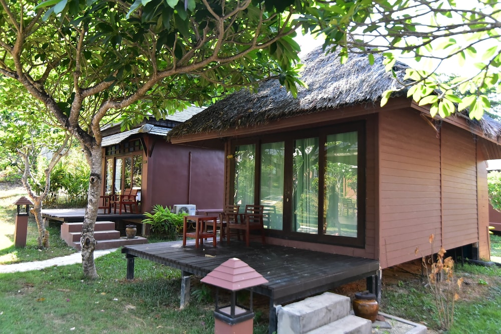 Koh Ngai Thanya Beach Resort 6/65