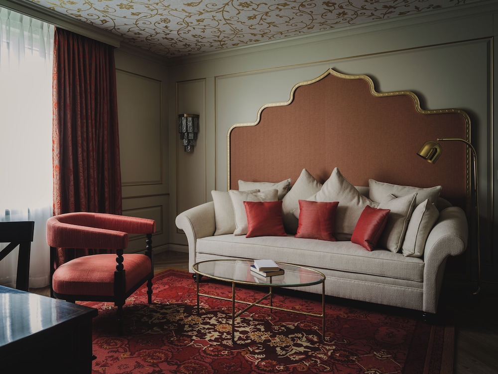جناح غراند بسرير كينج، Taj Hessischer Hof, Frankfurt 3/7