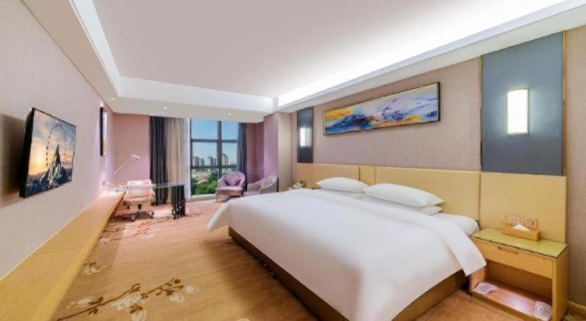 Vienna Hotel (Zhongshan Xiaolan High Speed Railway Station) 28/59