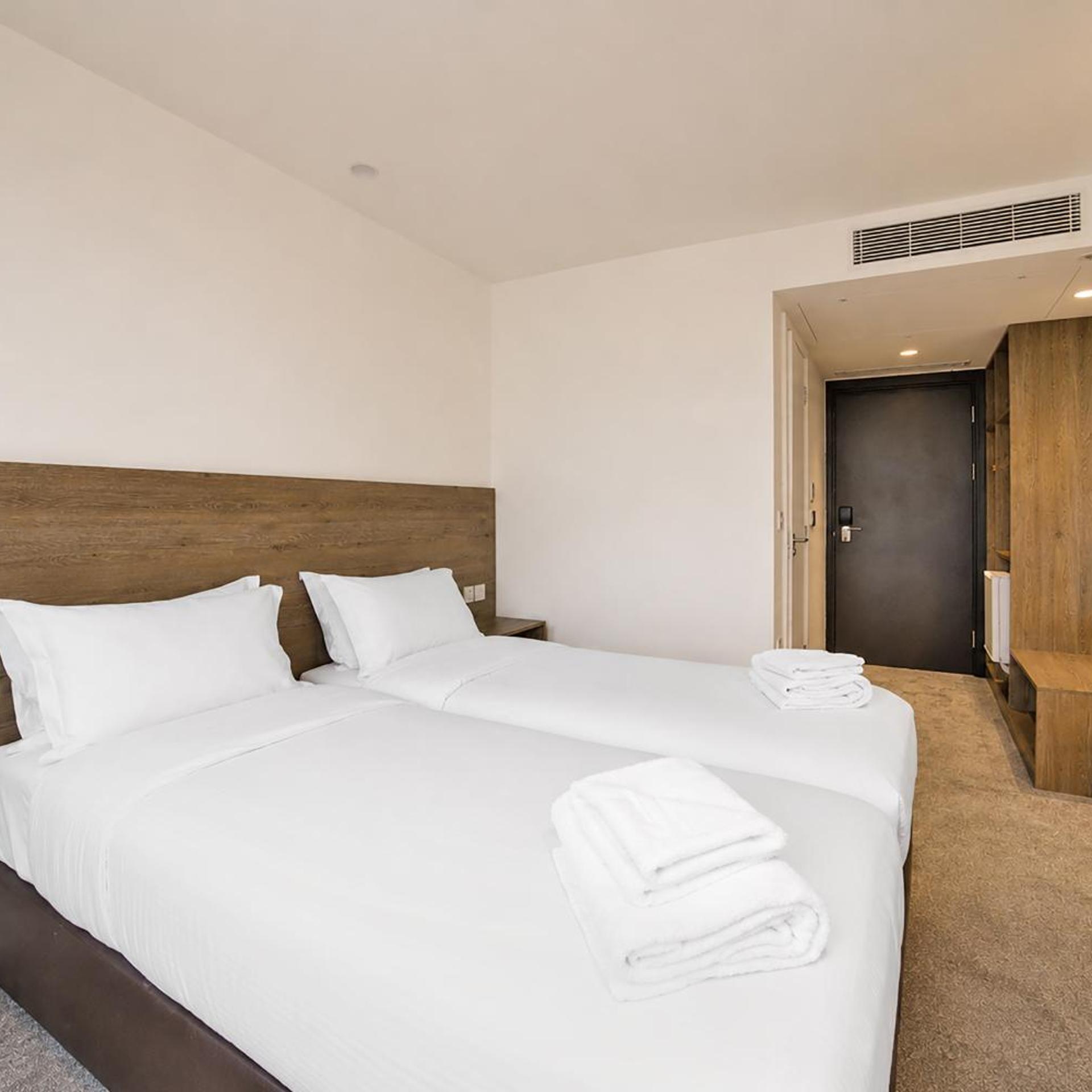 OYO The Manor Park Hotel 20/55