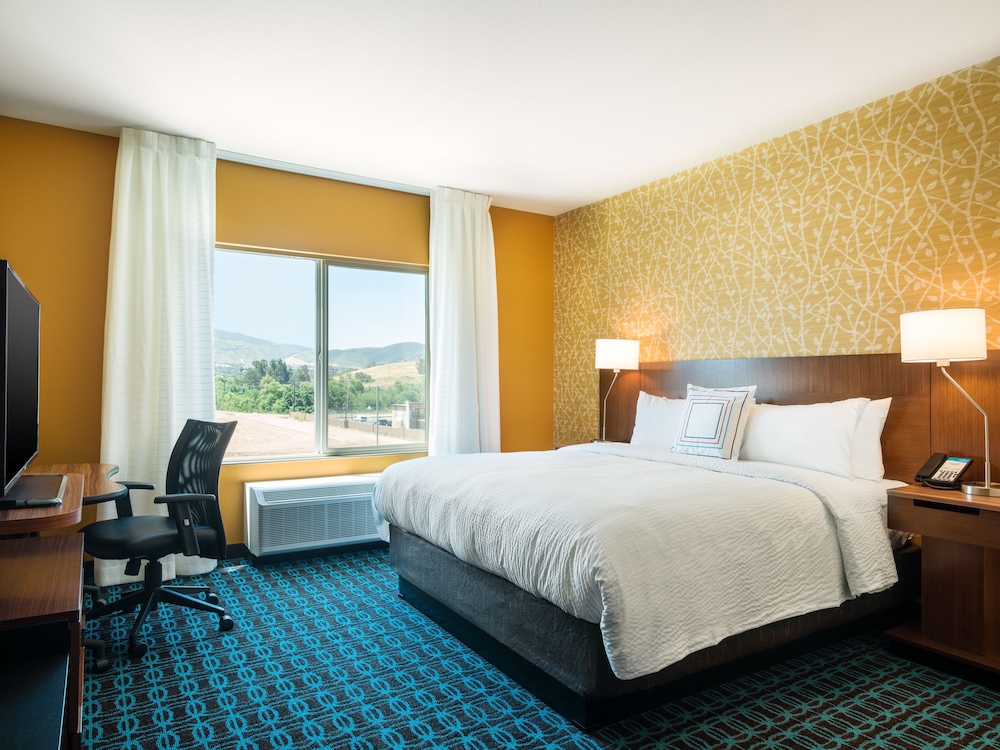 Fairfield Inn & Suites San Diego North/San Marcos 8/32
