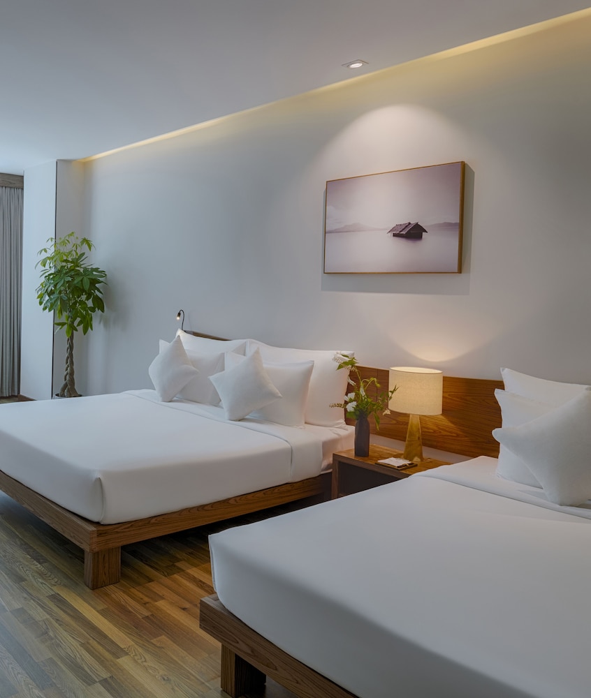Silverland Min Hotel 12/47