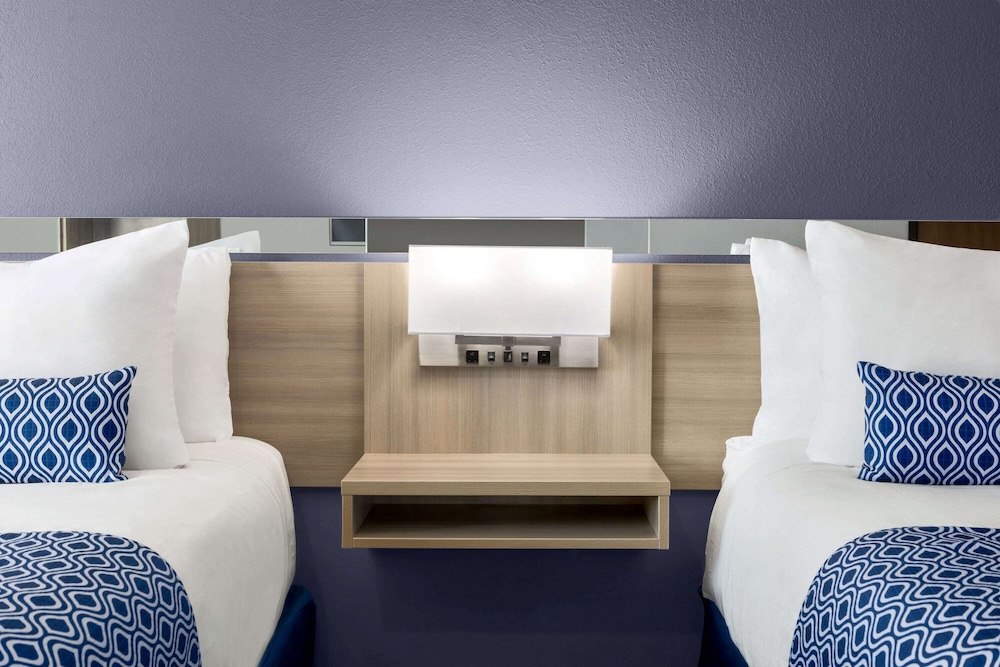 Microtel Inn Suites By Wyndham Lincoln 24/57