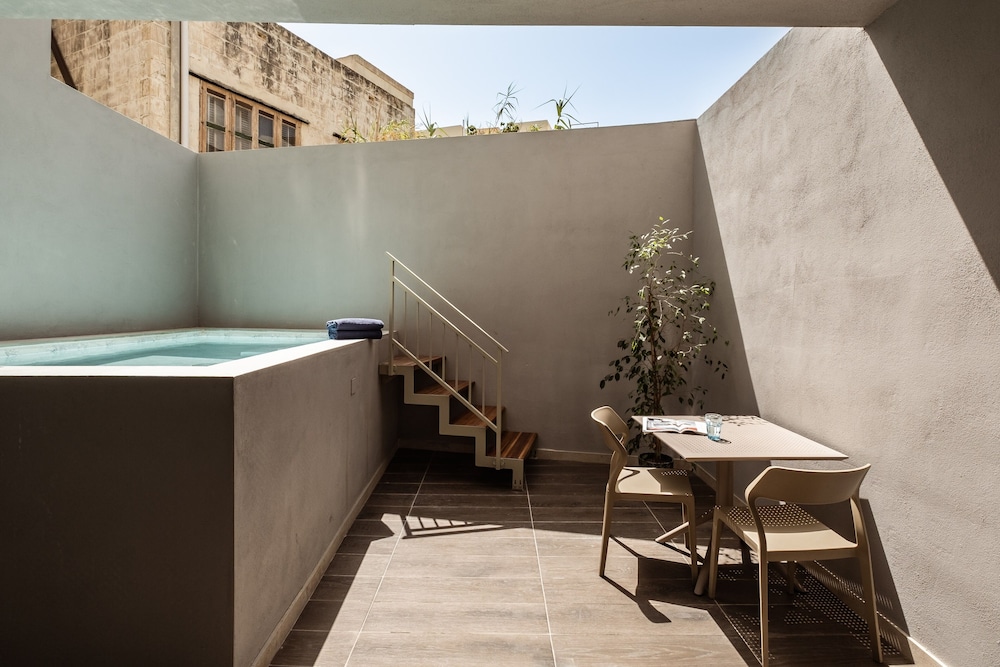 The Segond hotel 48/50