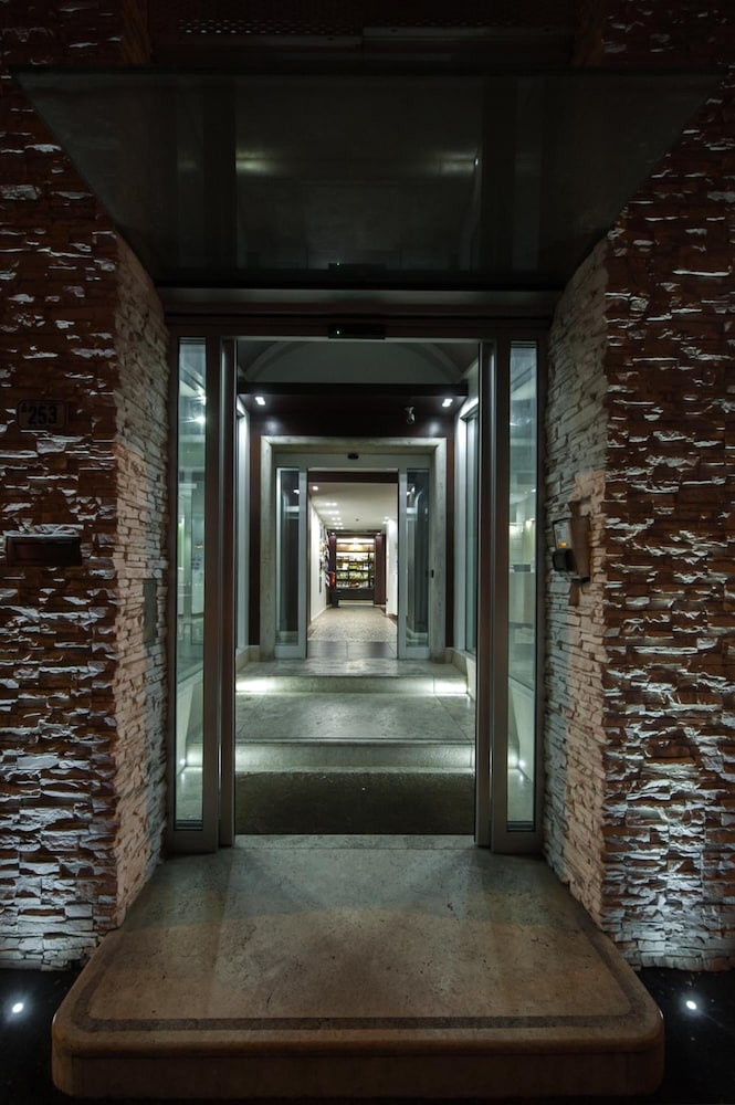Hotel Testani 18/50