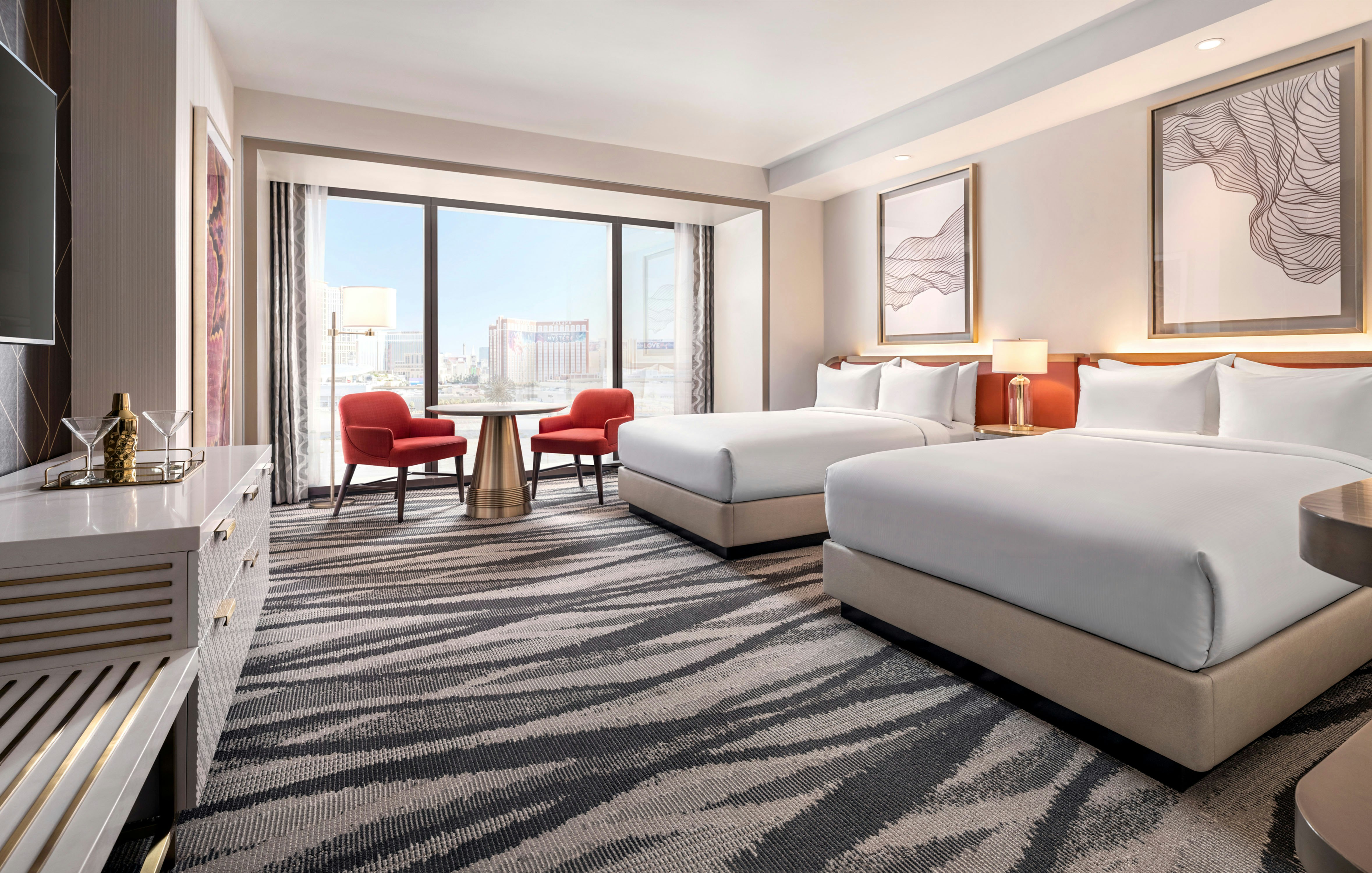 PREMIUM, 2 QUEEN BEDS, STRIP VIEW