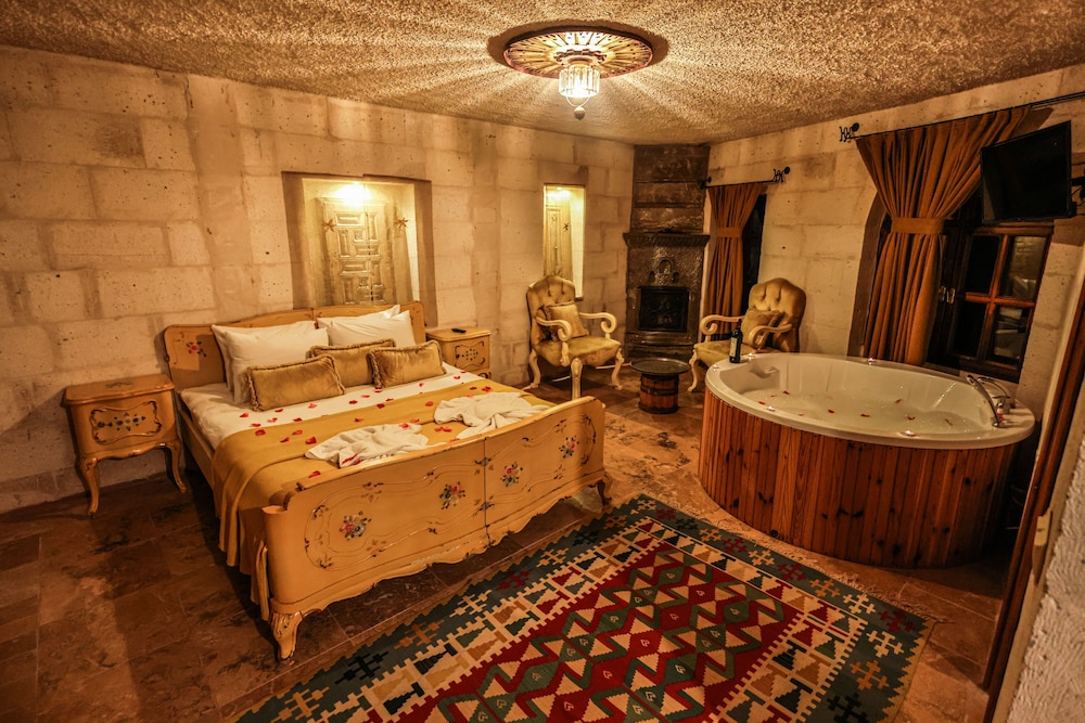 Eagle Cave Inn 26/50