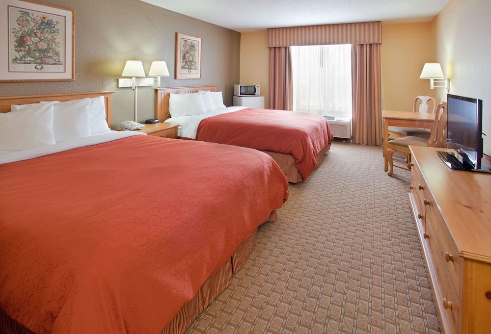 Country Inn & Suites by Radisson, Bloomington-Normal West, IL 7/56