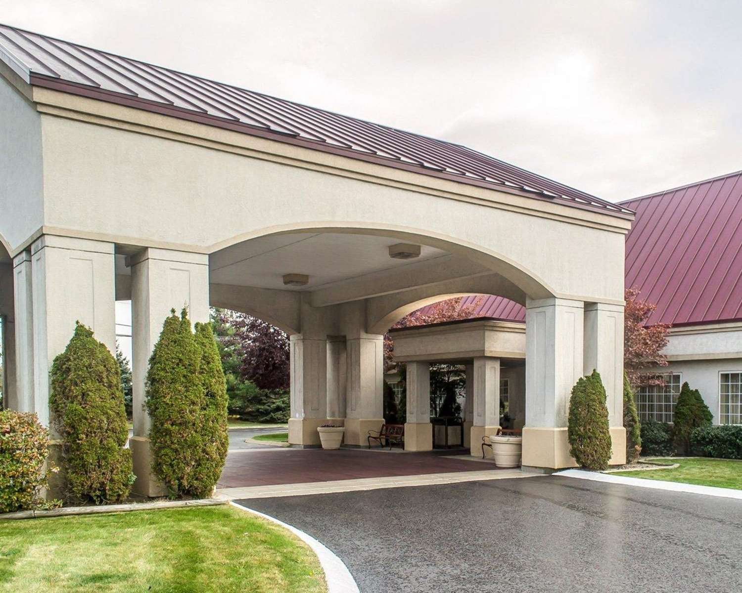 Days Inn by Wyndham Austintown 2/41