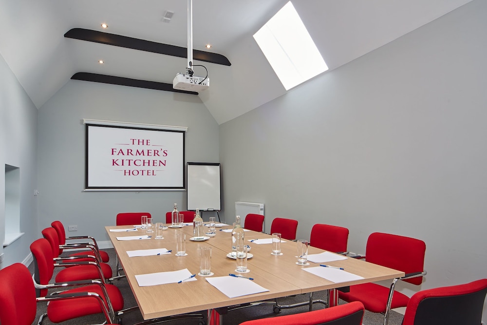 Farmers Kitchen Hotel 35/50
