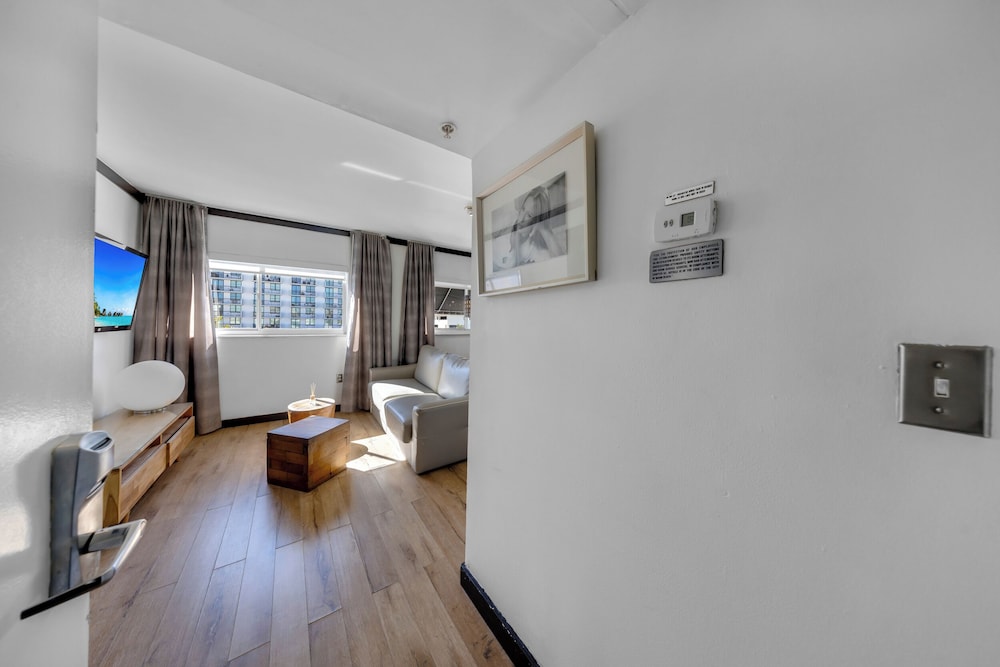 Metropole Suites South Beach 47/77