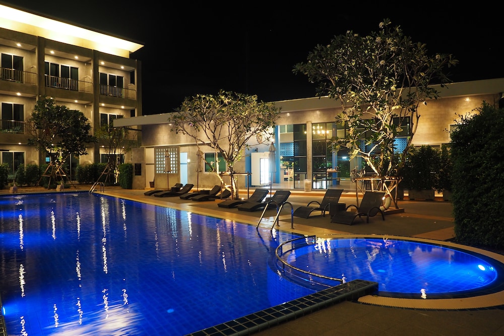 The Malika Hotel 69/74