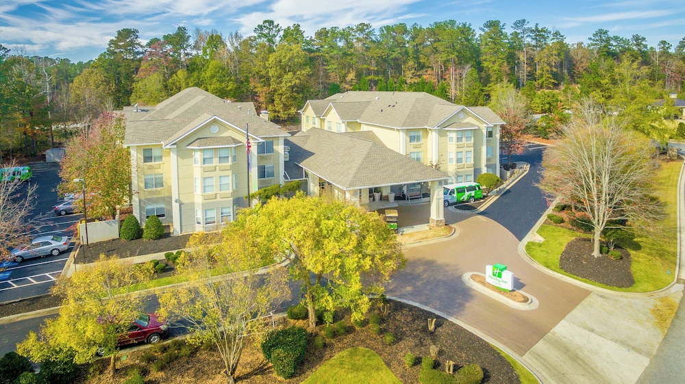 Holiday Inn Hotel Suites Peachtree City 63/70