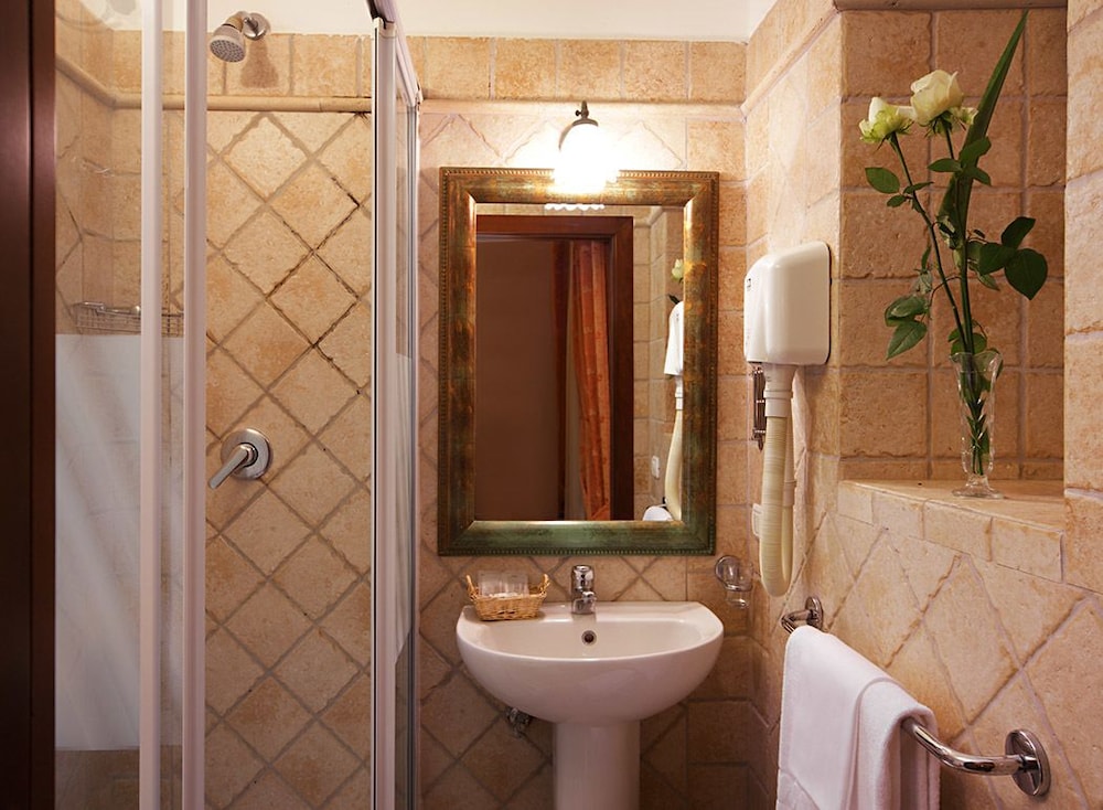 Hotel Golden 7/50