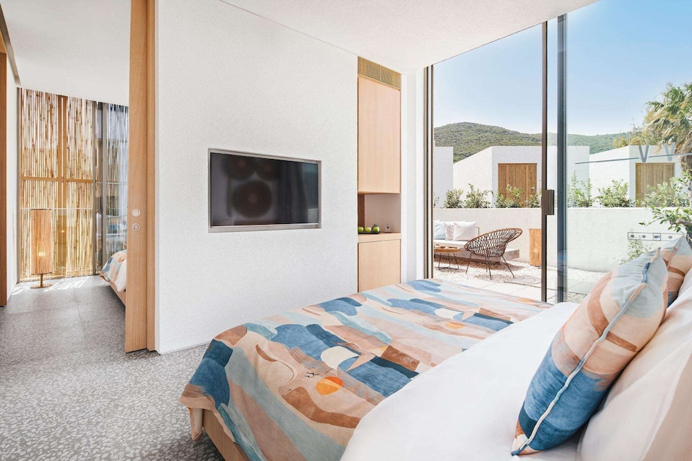 Olive, Family, Double and Twin Beds