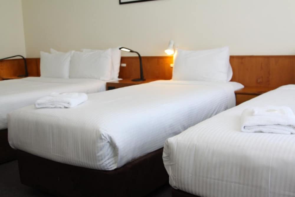 Waterview Gosford Motor Inn 27/72