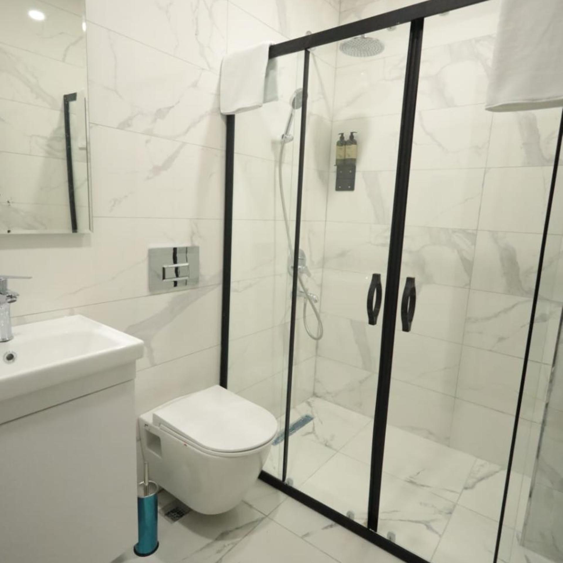 BZN Airport Hotel 20/21