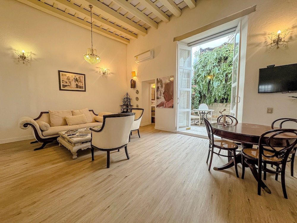 HOTEL BOUTIQUE DON PEPE 40/72