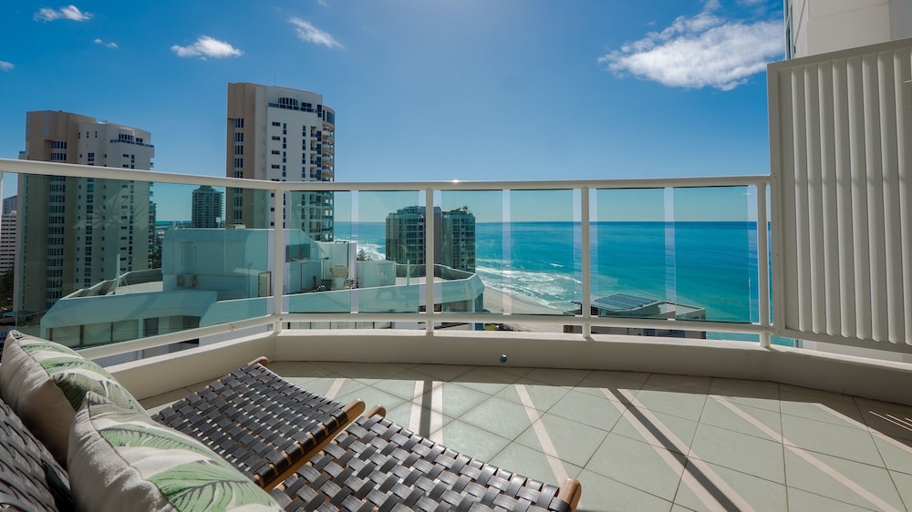 Pacific Views Resort 5/73
