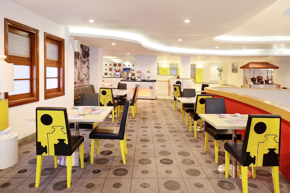 Kimaya Braga Bandung by Harris 49/52
