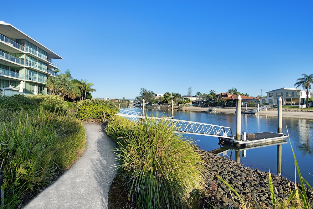 Ultiqa Freshwater Point Resort 55/63