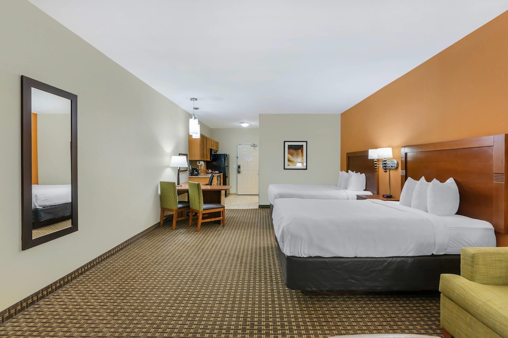 Efficiency, King Bed, Sofa, Accessible
