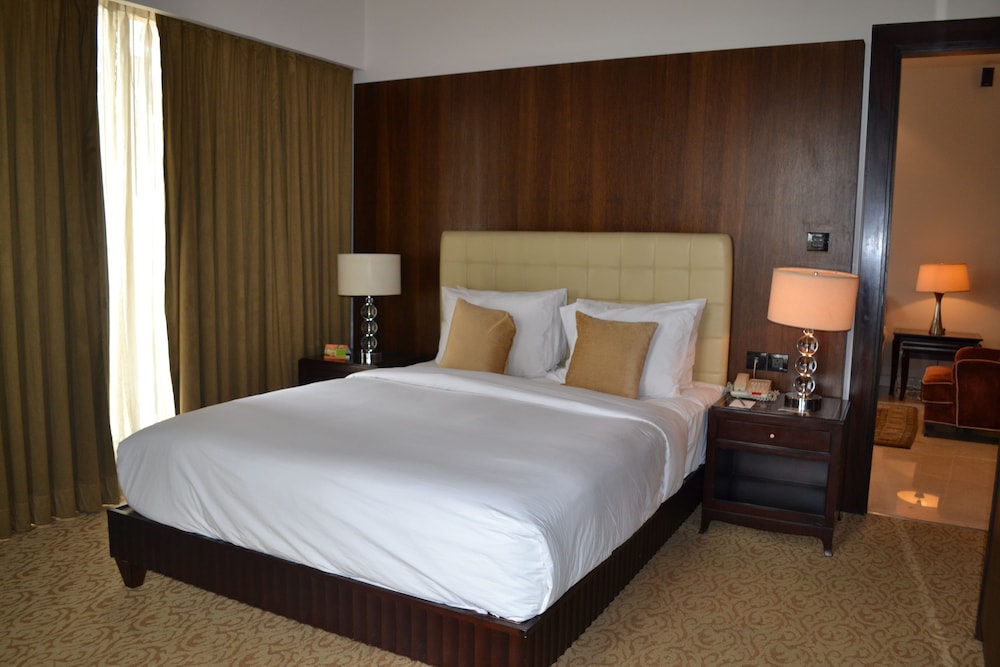 Oakwood Premier Prestige Ub City Bangaluru 12/55