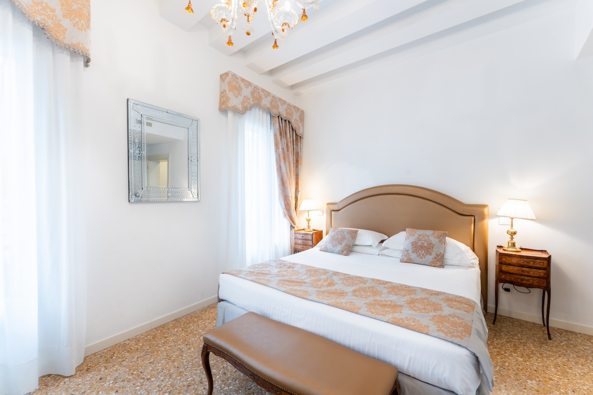 DELUXE, APARTMENT