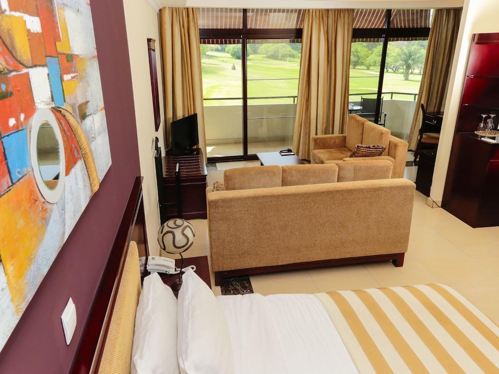 Roca Golf Hotel 11/36