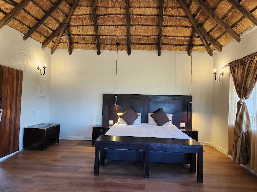 Shumba Valley Lodge 8/50