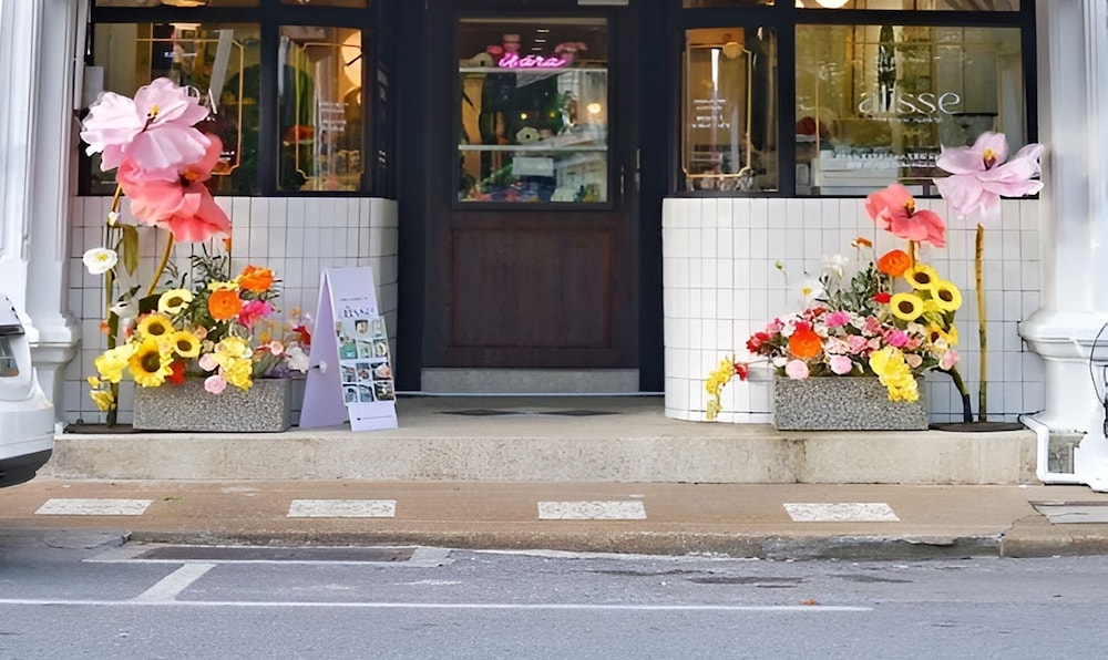 Isara Boutique Hotel and Cafe 9/66