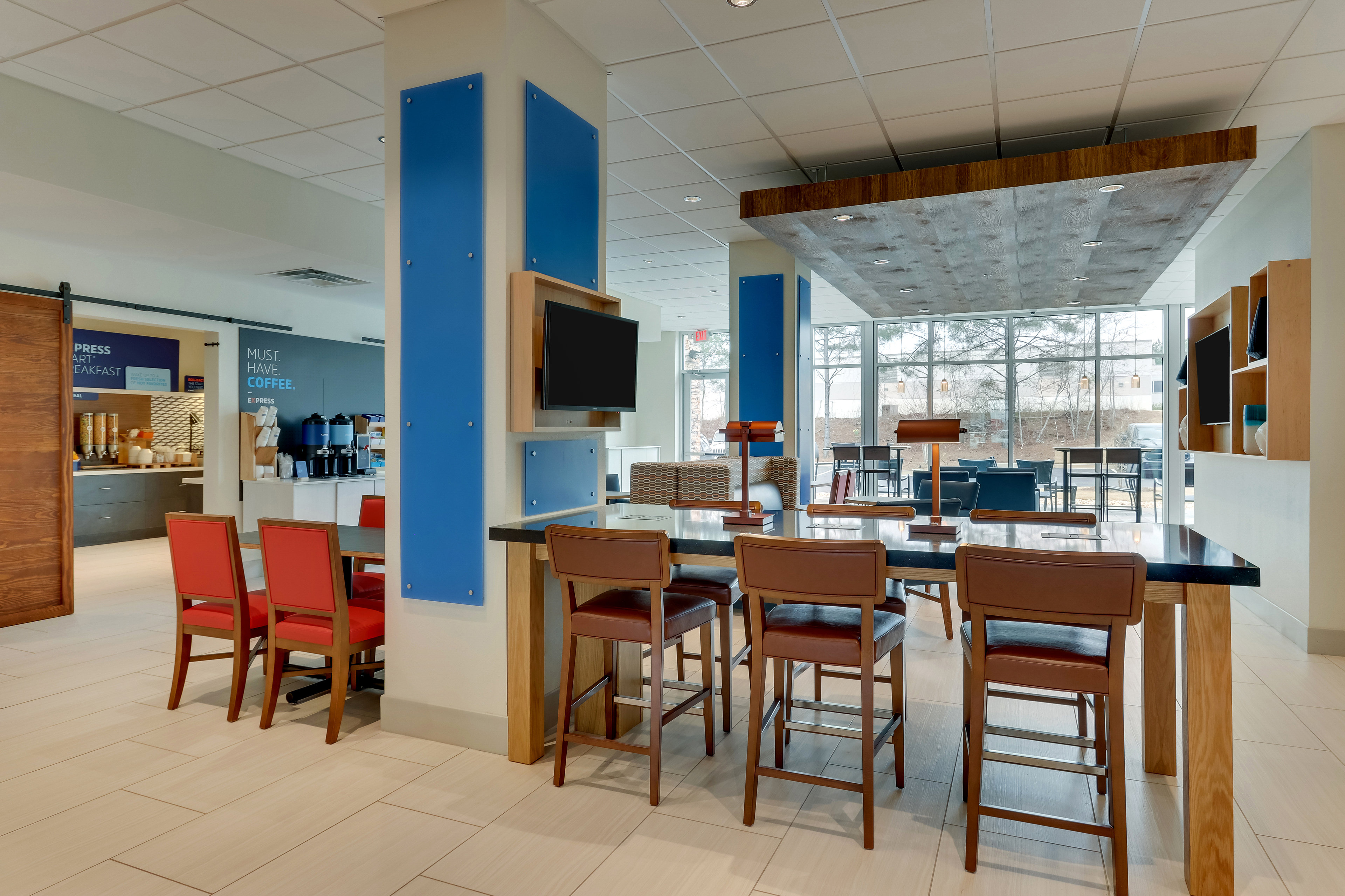 Holiday Inn Express and Suites Dawsonville 48/74