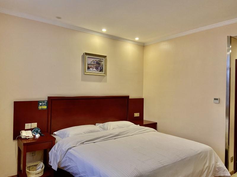 GreenTree Inn Jiangxi Shangrao Qianshan Ehu Avenue Express Hotel 10/26