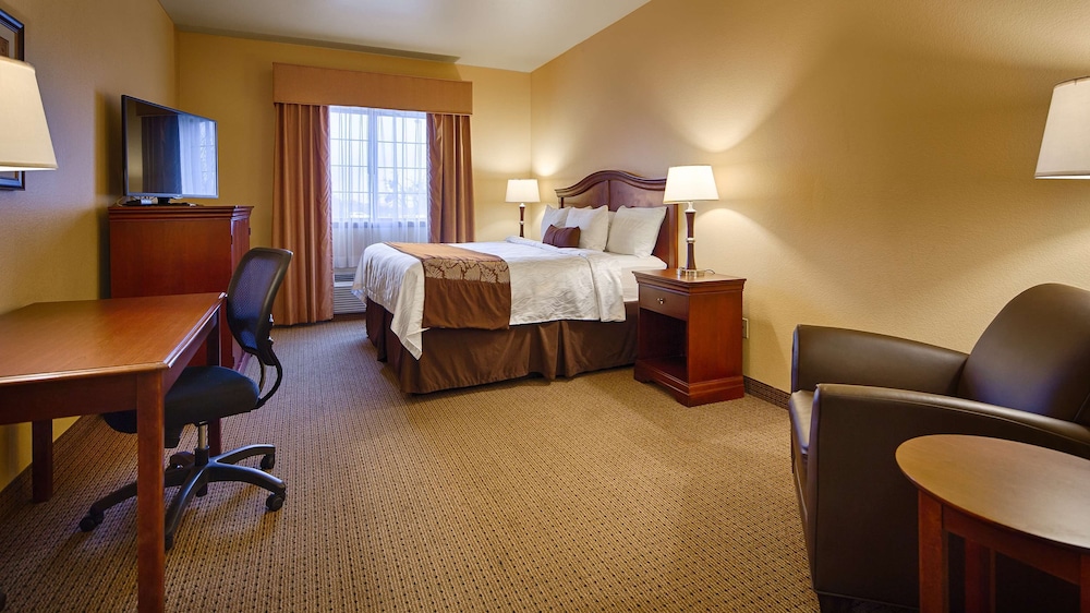 Best Western Plus Sweetwater Inn & Suites 13/24