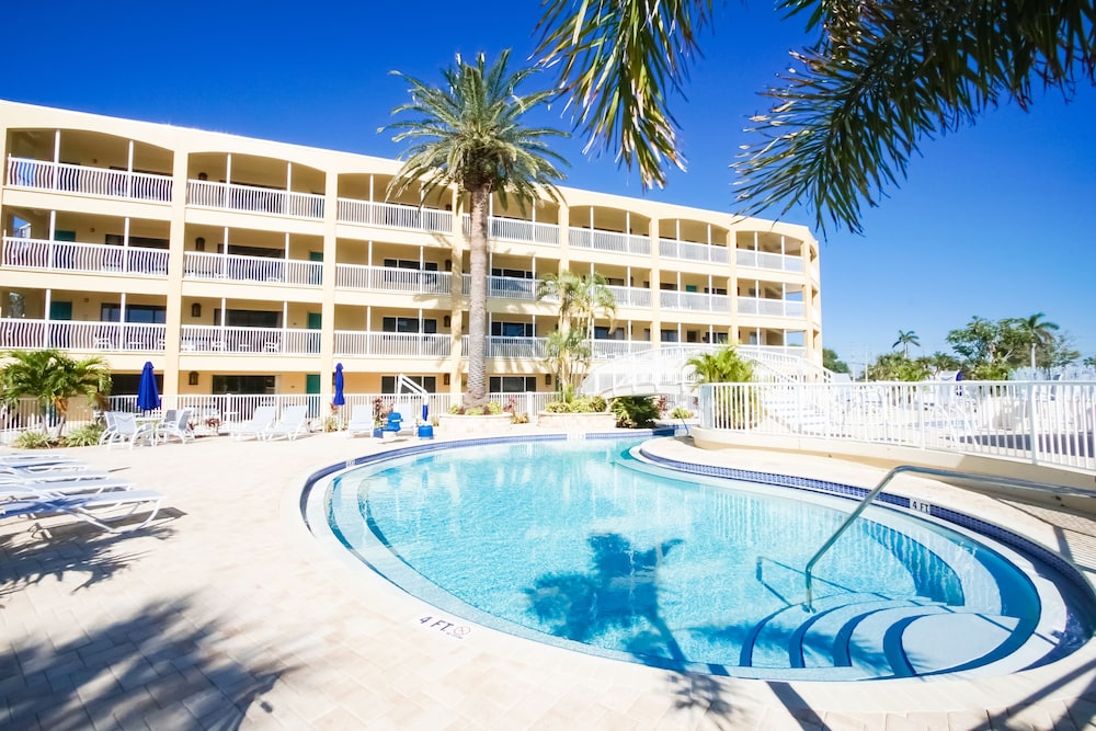 Coral Reef Beach Resort 10/32