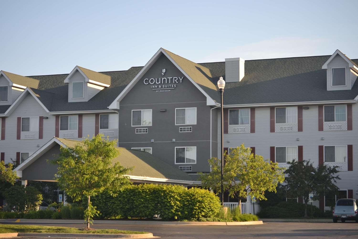 Country Inn and Suites By Radisson Gurnee 2/31