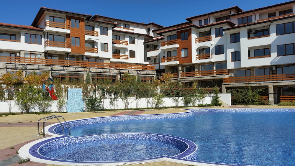 Gardenia Hills 61/72