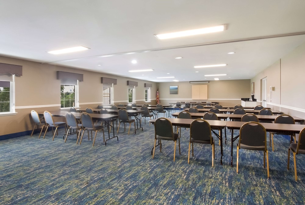 Best Western Parkside Inn 45/47
