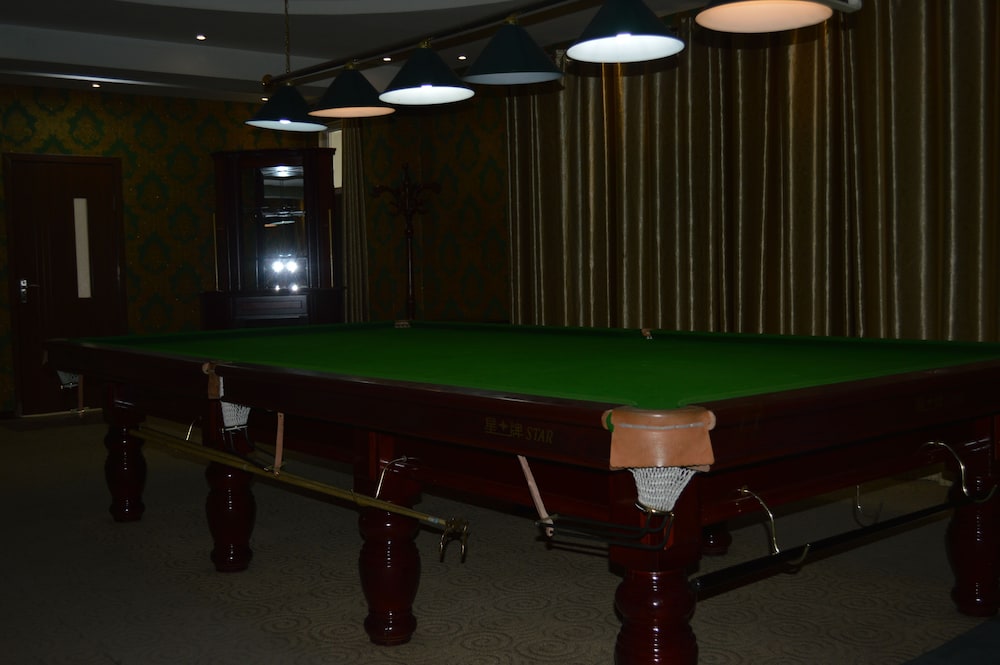 Land Hotel 38/50