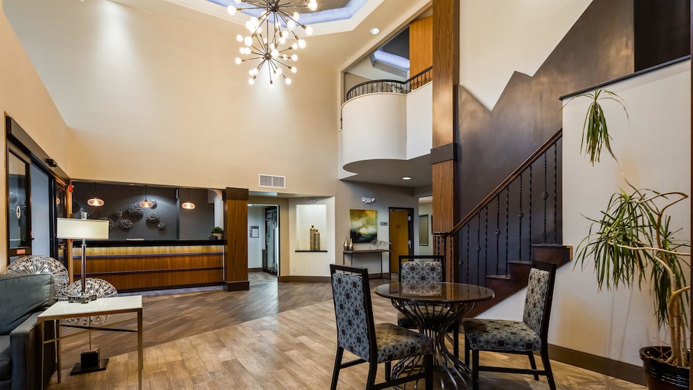 Best Western Plus Hill Country Suites 25/35