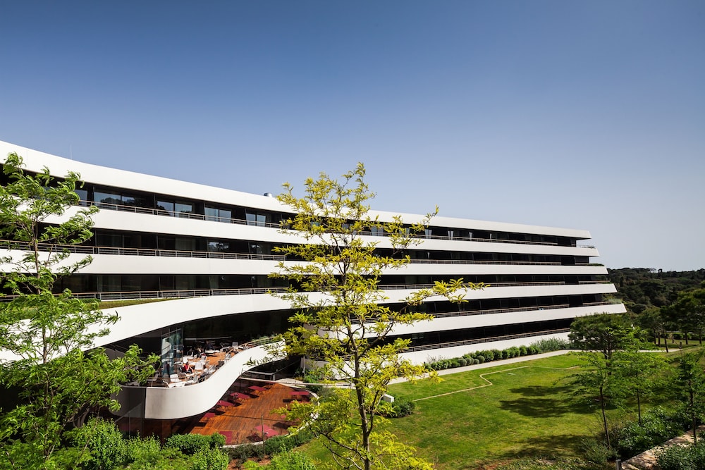 Lone Hotel by Maistra Collection 2/65