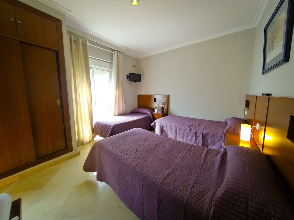 Hostal La Muralla 10/48